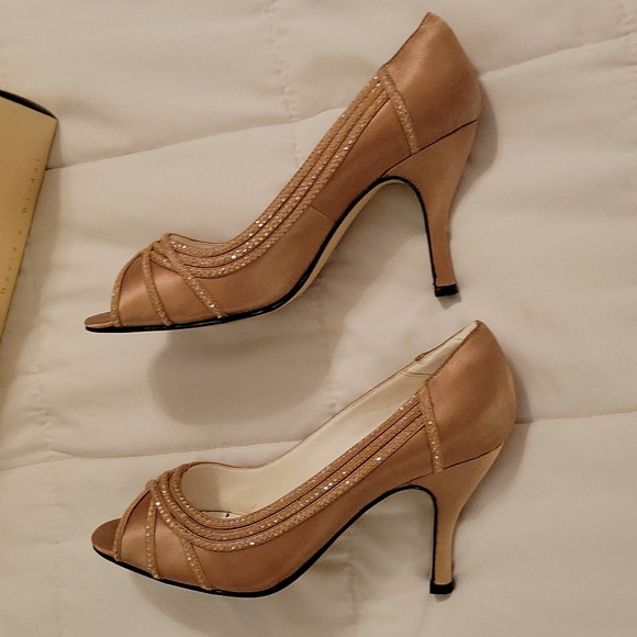 Gold Sequin Peep-toe Pumps - Picture 5 of 9